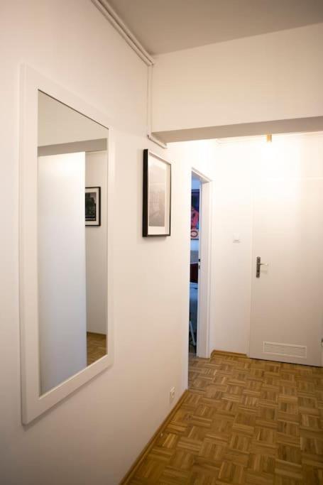 Oomph Warsaw Center Well Designed Apartment With Balcony Exterior photo